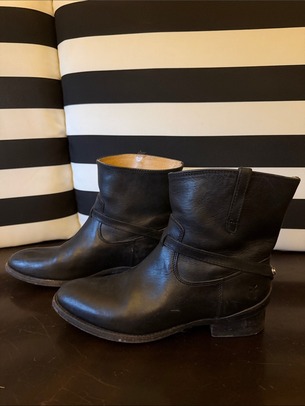 The Frye Company Black Leather Women's Ankle Boots